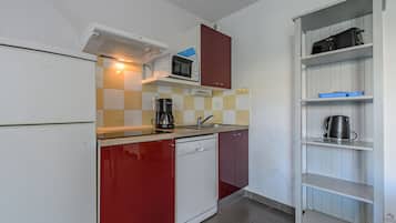 Maison 2 chambres 6 personnes | Private kitchen | Fridge, microwave, stovetop, dishwasher