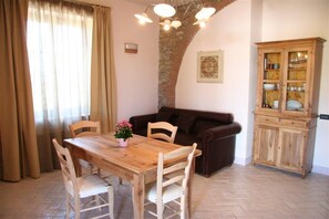 Pay films - Gualdo De Re (Suvereto)