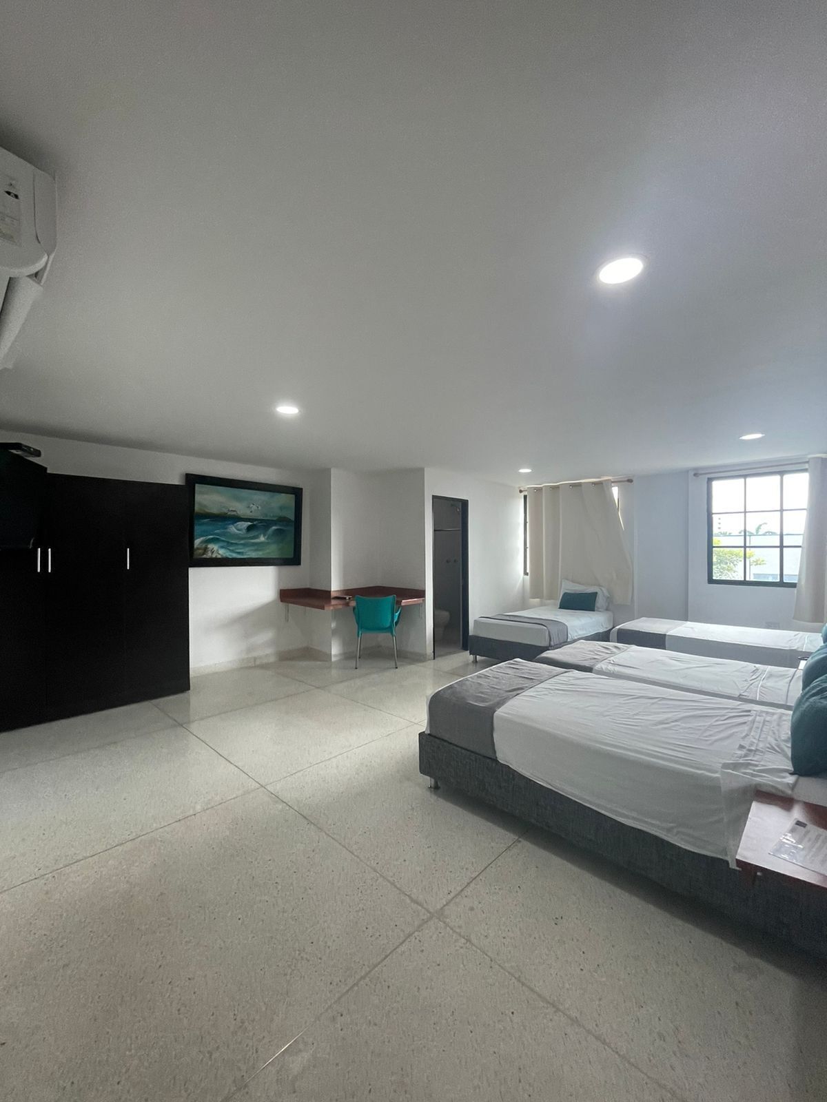 Premium bedding, in-room safe, desk, blackout drapes