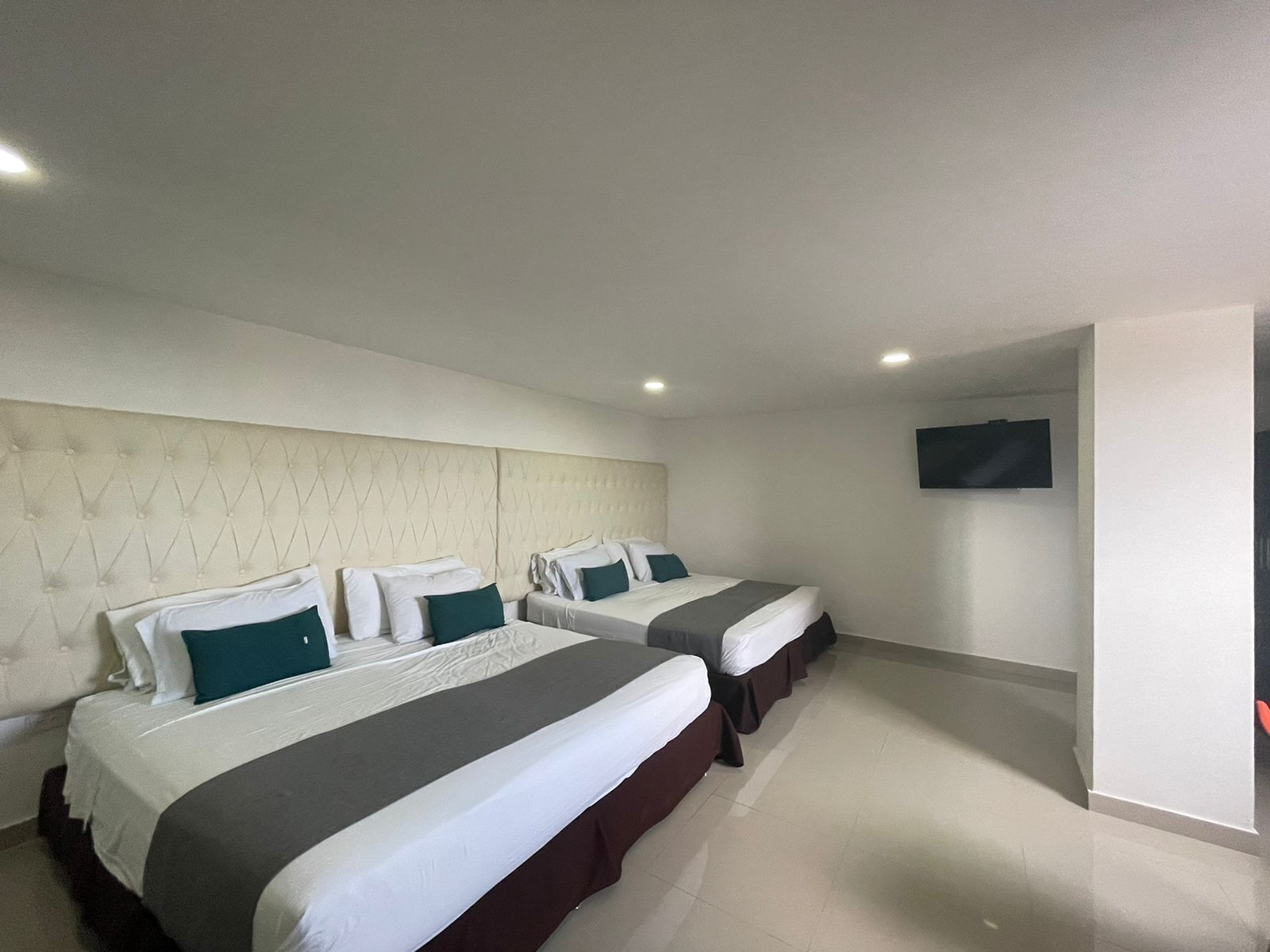 Premium bedding, in-room safe, desk, blackout drapes