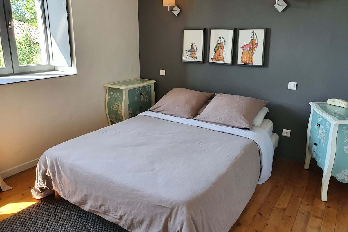 Habitación estándar, 1 cama matrimonial (La Rieuse) | Ropa de cama de alta calidad y minibar