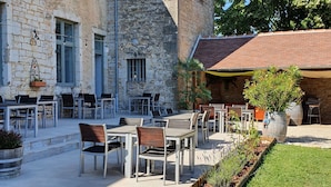 Breakfast and dinner served - Le Grézalide (Grezes)