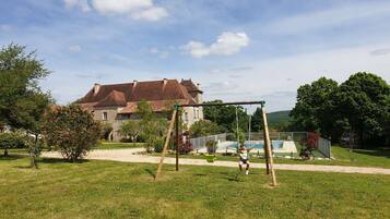 Children's play area - outdoor