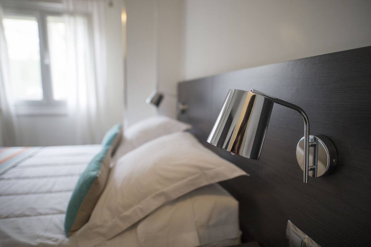 Doppelzimmer | Daunenbettdecken, Betten mit Memory-Foam-Matratzen, Minibar, Zimmersafe