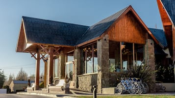 Fachada de la propiedad