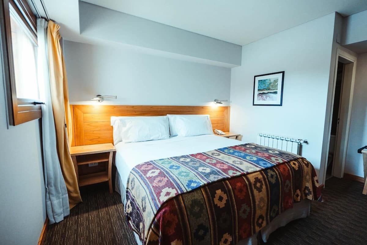 1 Schlafzimmer, Zimmersafe, Schreibtisch, schallisolierte Zimmer