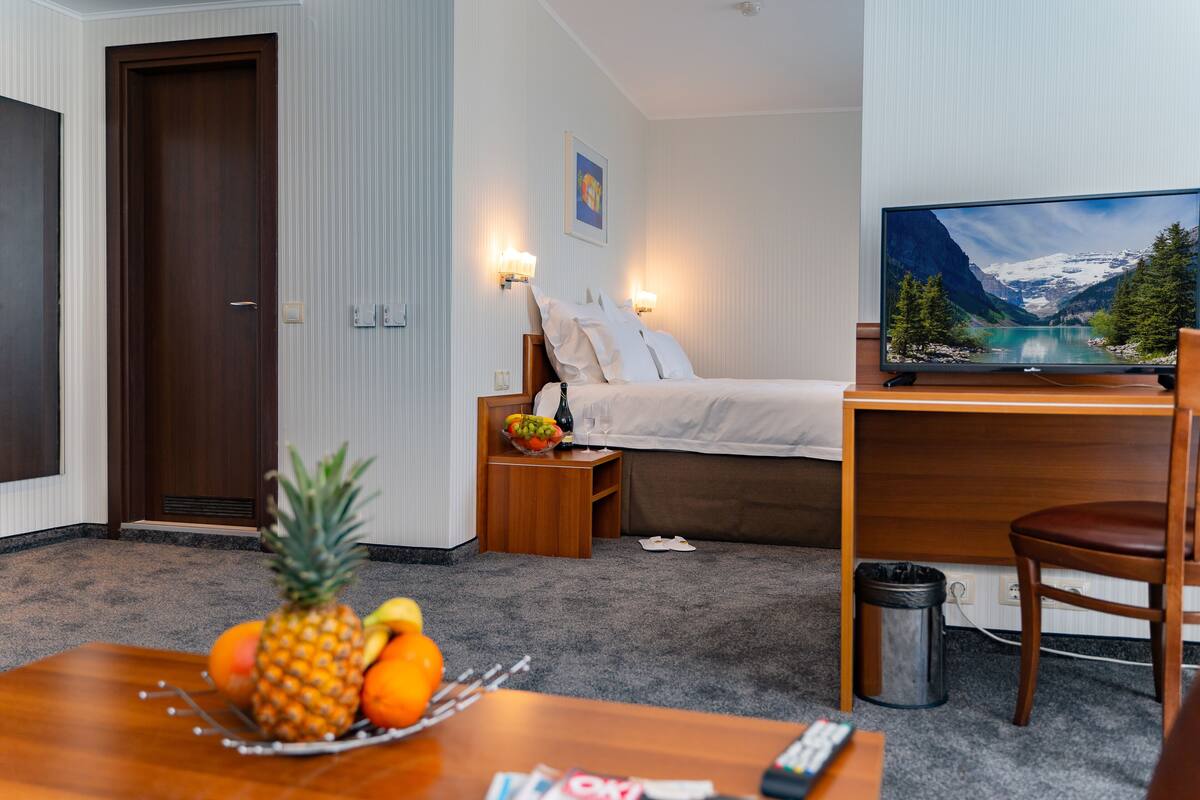 Premium bedding, memory foam beds, minibar, in-room safe