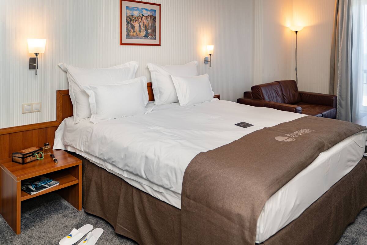 Premium bedding, memory foam beds, minibar, in-room safe