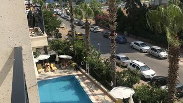 Junior Suite Partial Sea View | Minibar, safe på rommet, skrivebord og wi-fi (inkludert)