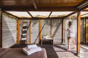 Body treatments, hot stone massages, deep-tissue massages, Thai massages - Aquadulci Hotel (Domus de Maria)