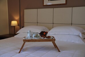 Select Comfort-bedden, een minibar, een kluis op de kamer, een bureau