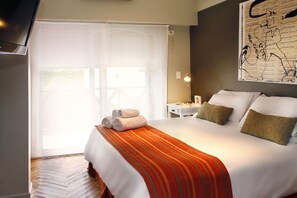 Minibar, caja de seguridad en la habitación, wifi gratis y ropa de cama