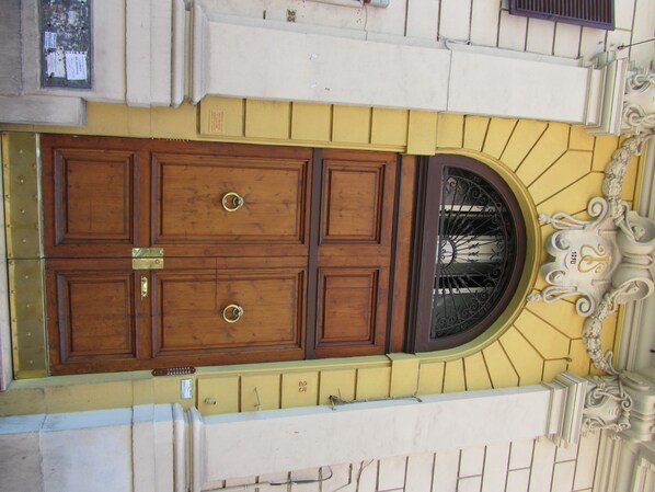 Majoituspaikan sisäänkäynti