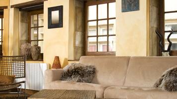 Standard Apartment | Living area