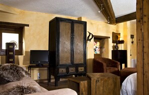 Standard Apartment | Premium bedding, Select Comfort beds, in-room safe