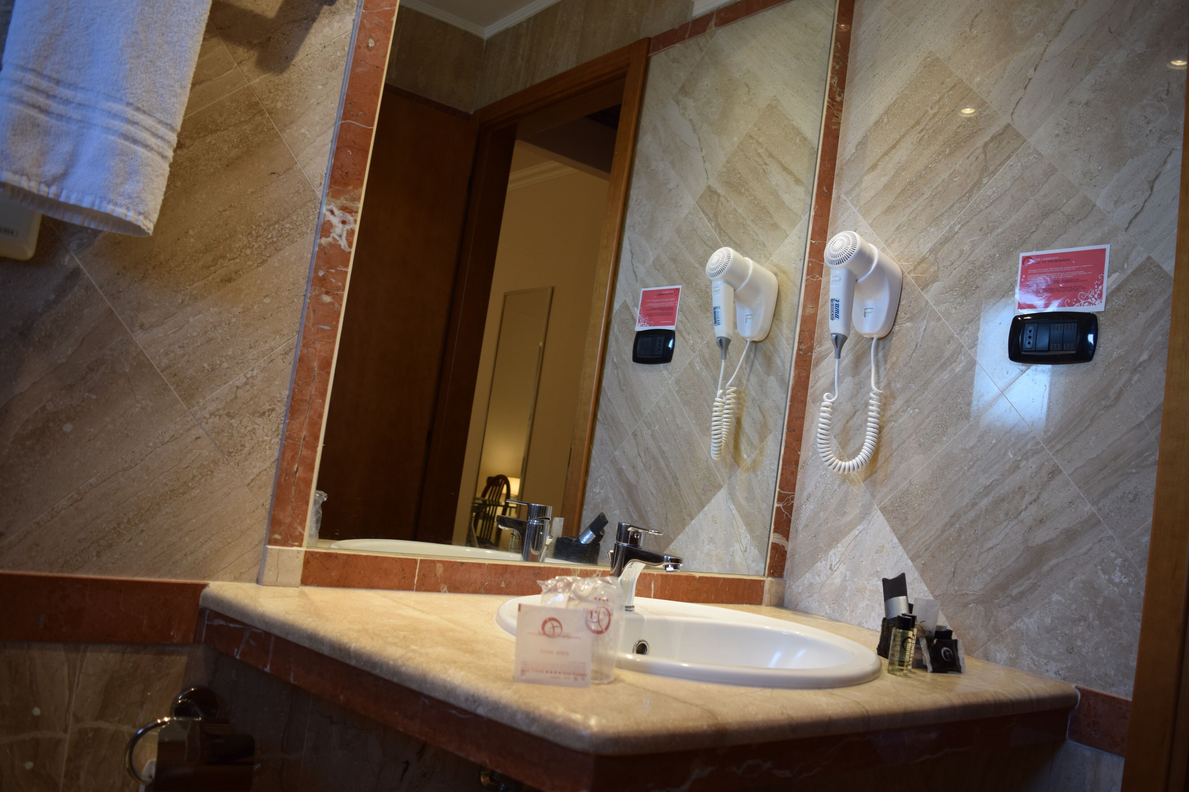 double room single use | bathroom | combined shower/bathtub, free toiletries, hair dryer, slippers