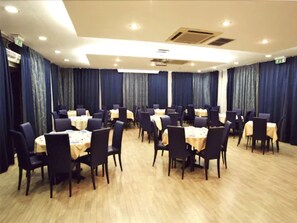 Lunch and dinner served - Hotel Palace 2000 (Pomezia)