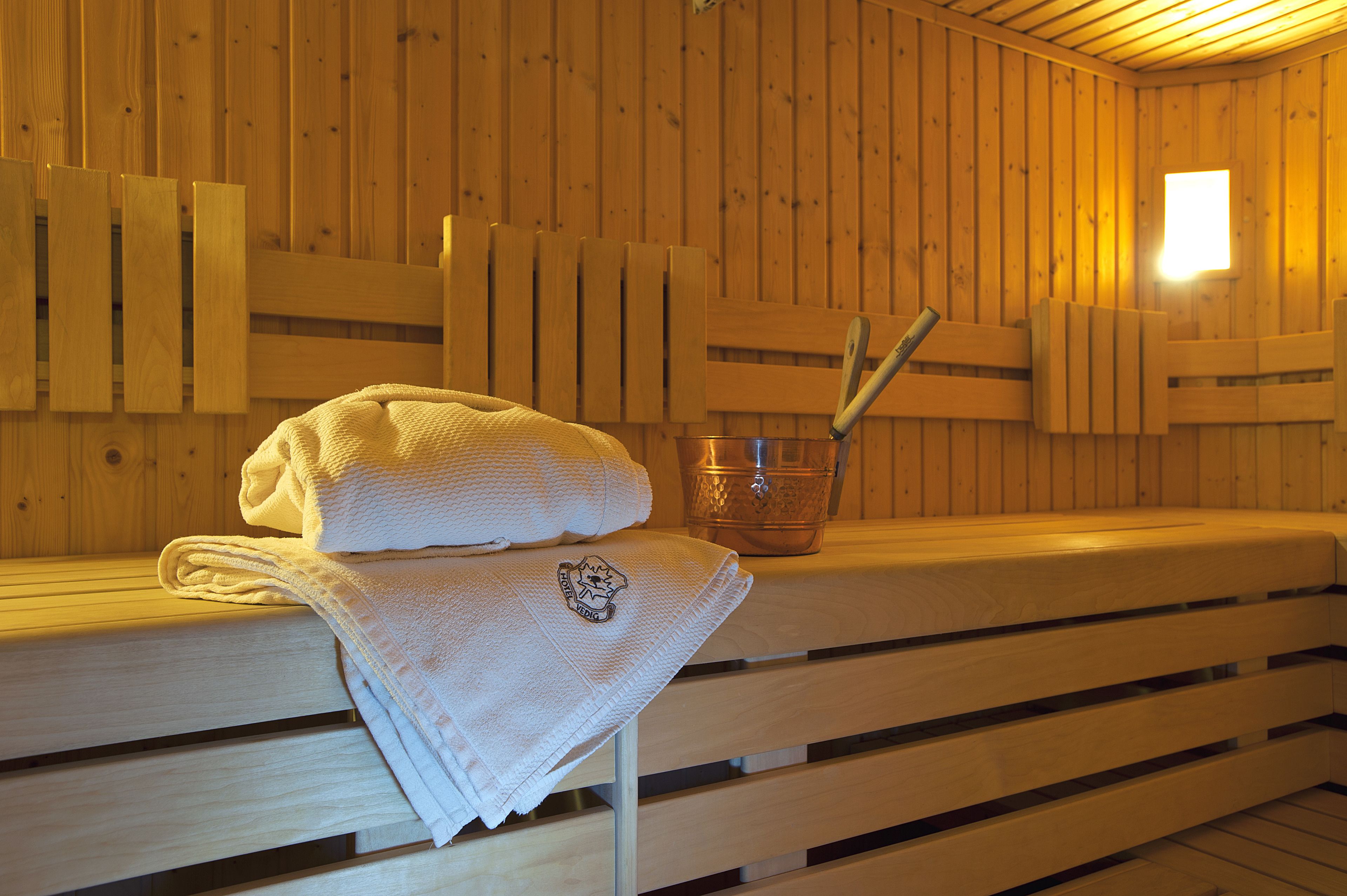 sauna, turkish bath/hammam