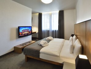 Design Twin Room | Minibar, in-room safe, individually decorated, desk - Hotel Albrecht (Bratislava)