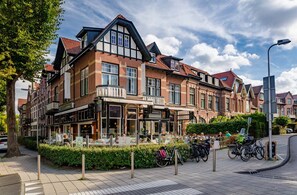 Front of property - Hotel Bloemendaal (Bloemendaal)