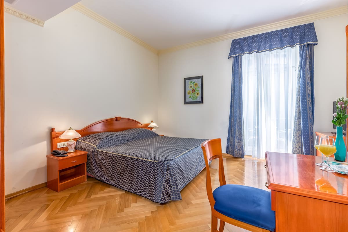 1 habitación, minibar, caja de seguridad en la habitación y escritorio