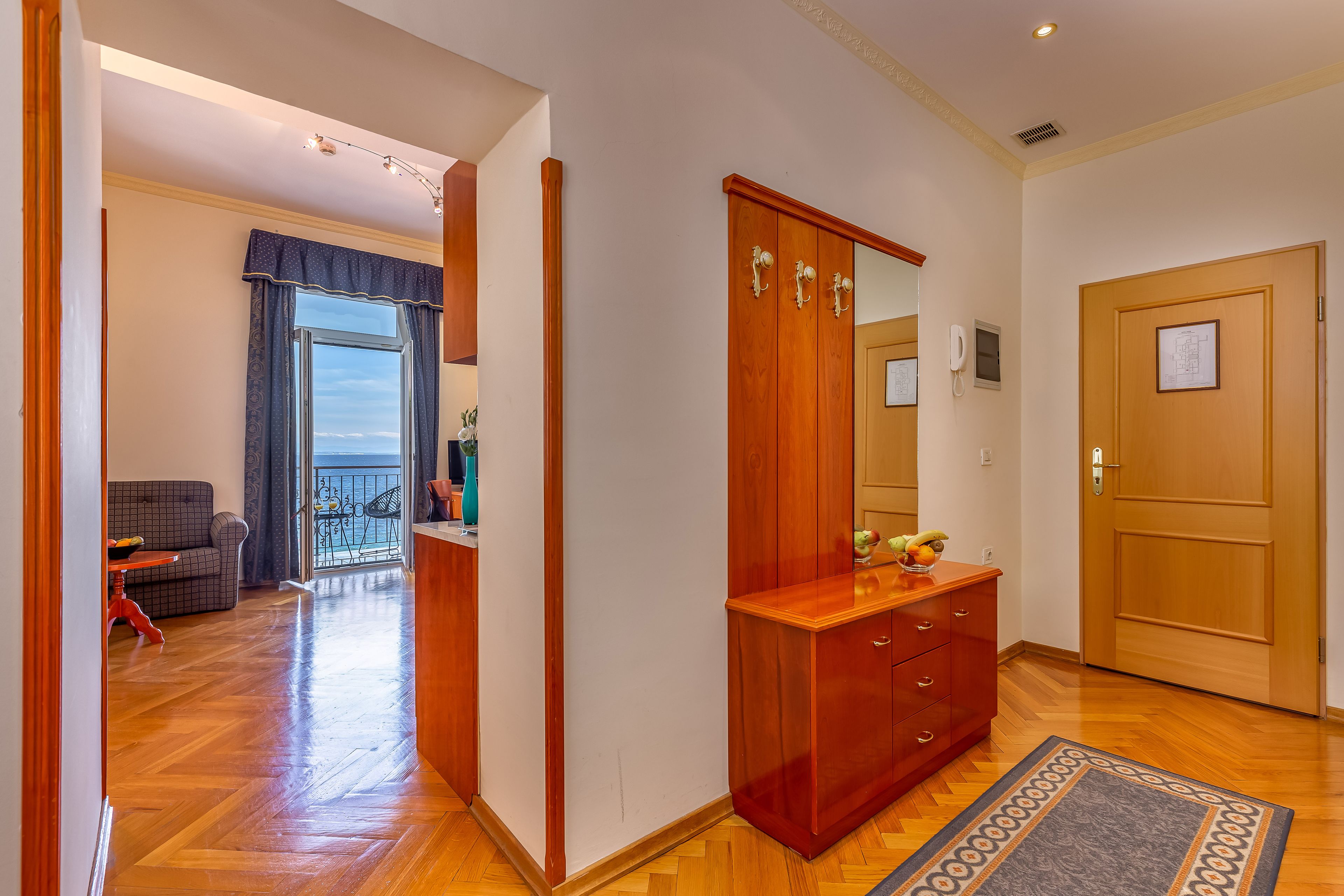 standard suite, balcony, sea view | minibar, in-room safe, desk, laptop workspace