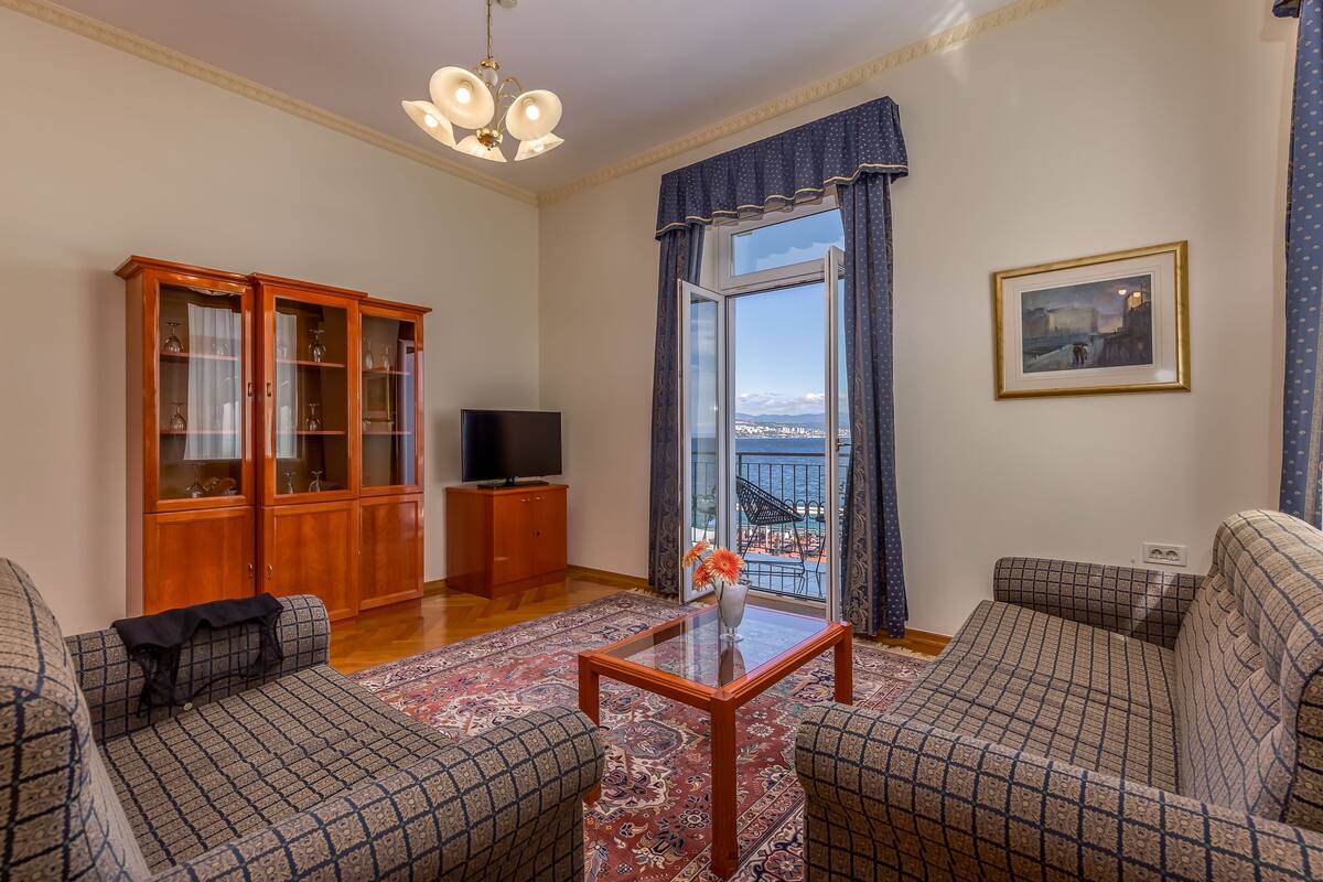 Superior Suite, 1 Bedroom, Balcony, Sea View | Minibar, in-room safe, desk, laptop workspace