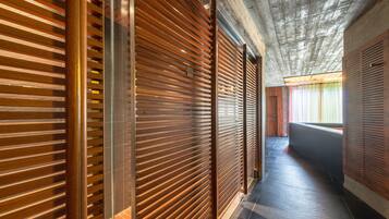 Whirlpool, Dampfbad, Körperbehandlungen, Körperpeelings