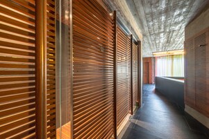 Whirlpool, Dampfbad, Körperbehandlungen, Körperpeelings