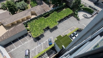 Parcheggio non assistito (EUR 24 al giorno)
