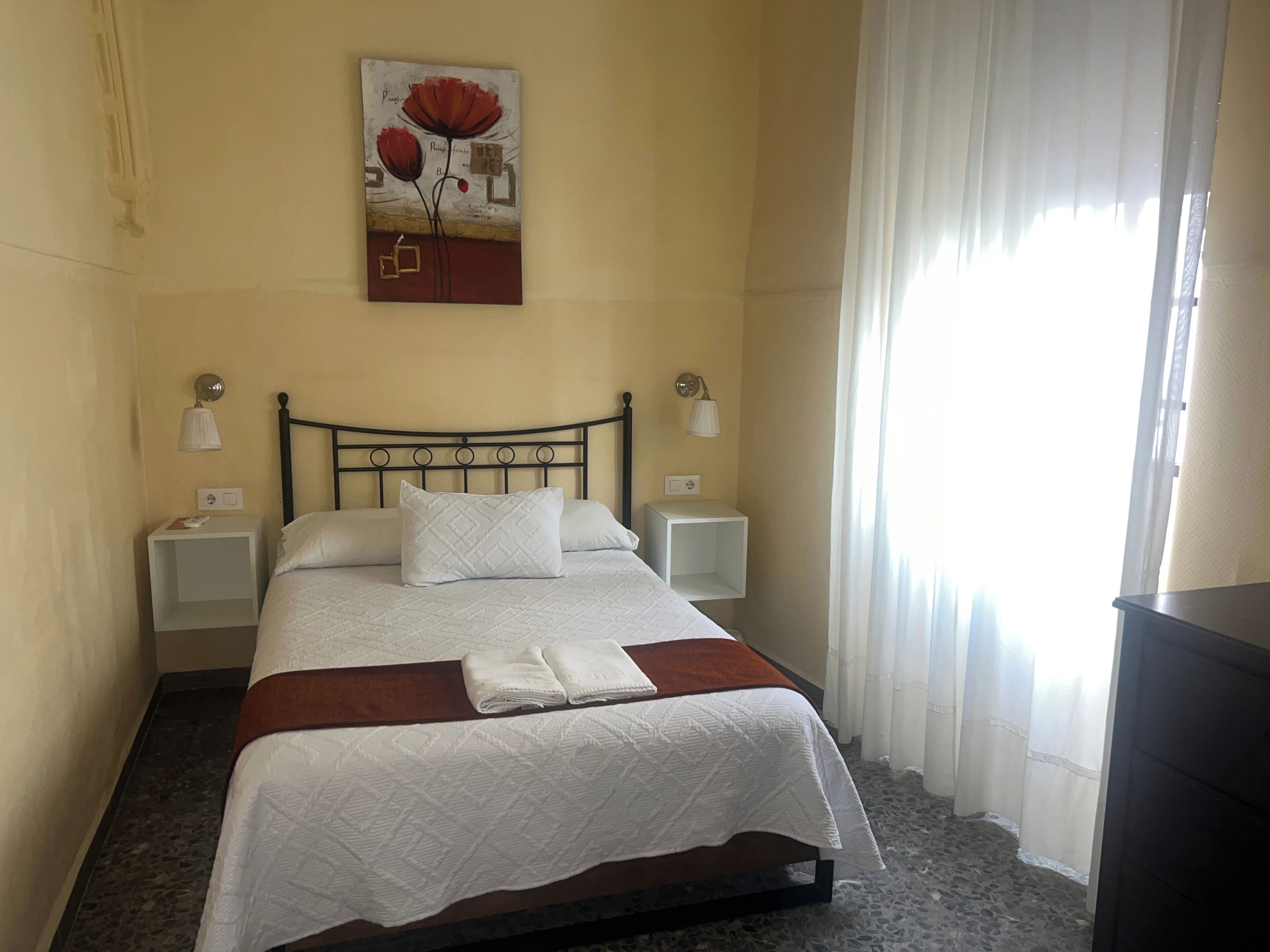 Double Room, 1 Double Bed, Shared Bathroom