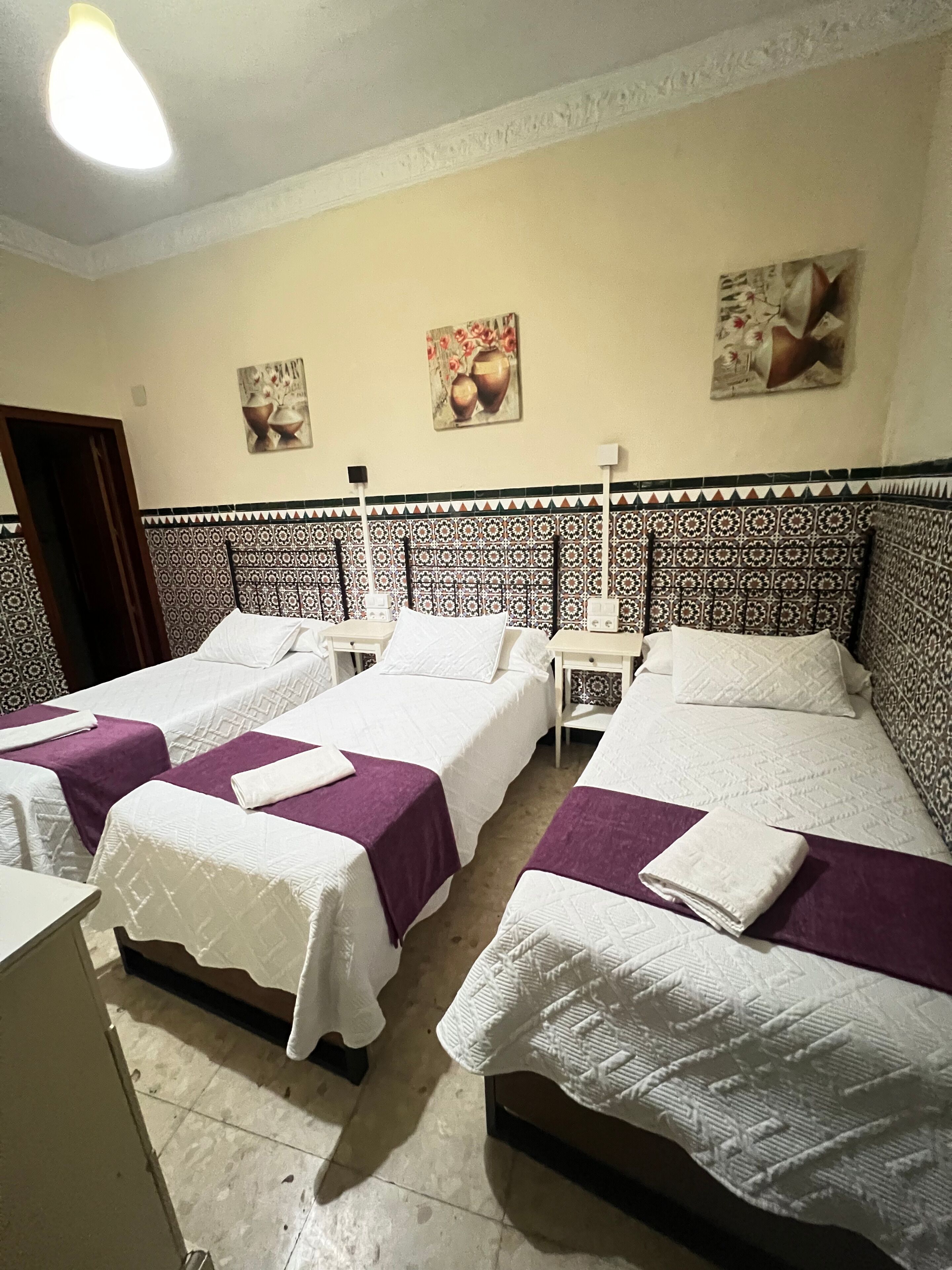 Triple Room, 3 Single Beds, Private Bathroom, Ground Floor