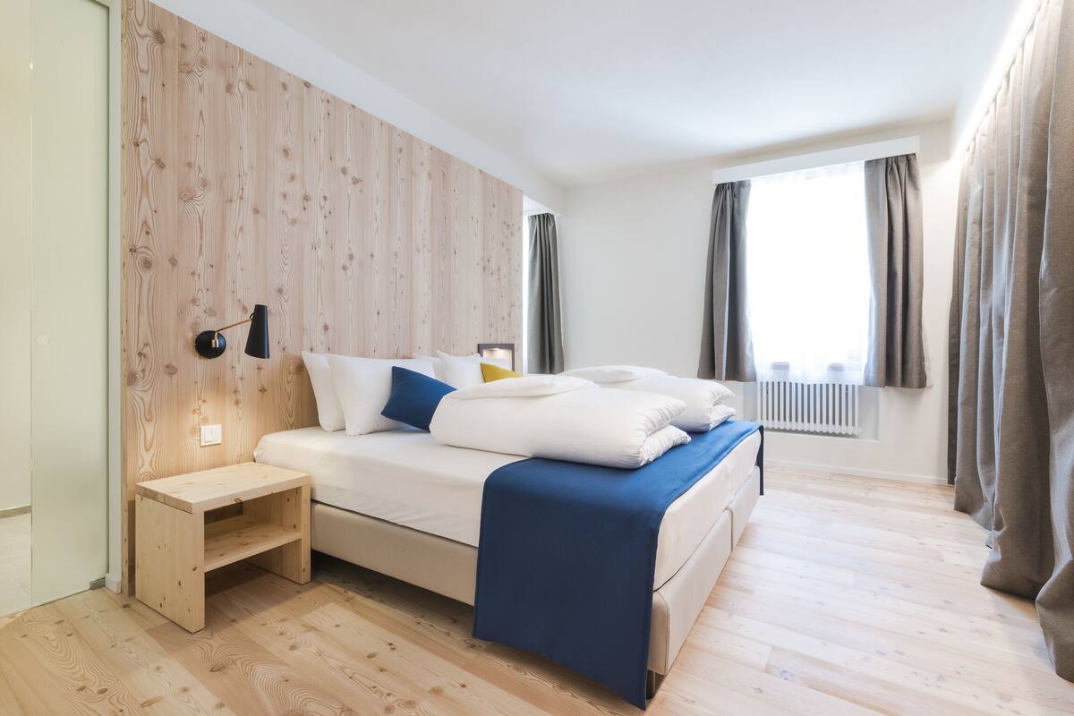 standard double room, 1 bedroom, mountain view, mountainside | in-room safe, desk, soundproofing, iron/ironing board