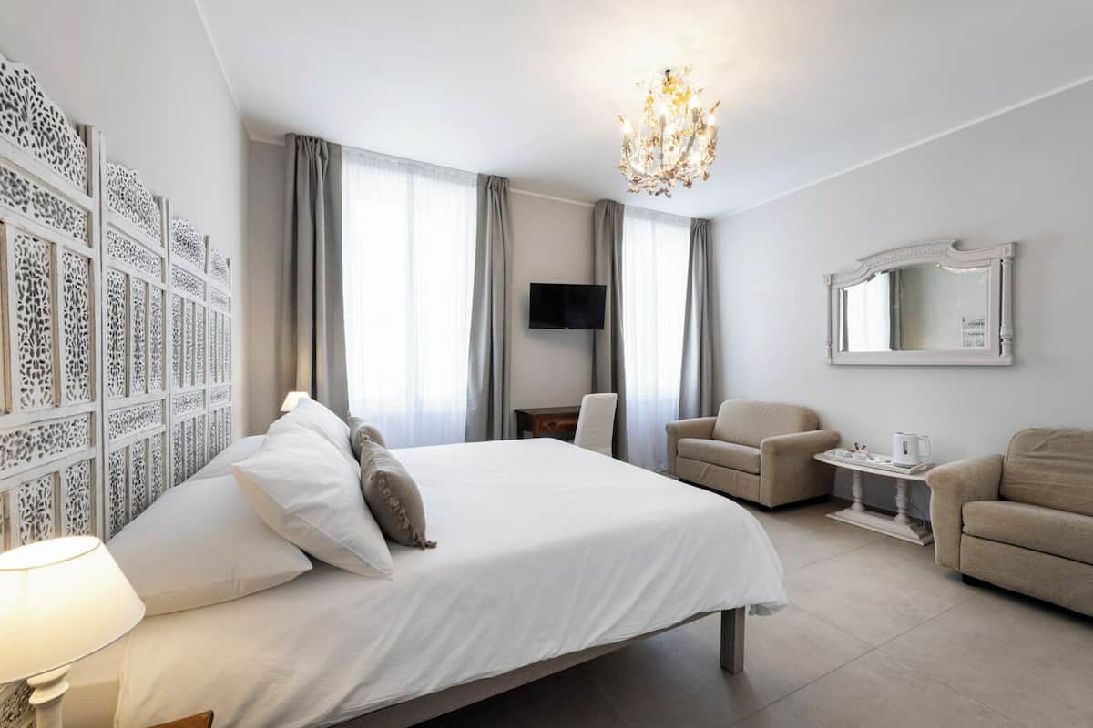 Superior-Vierbettzimmer | 1 Schlafzimmer, Allergikerbettwaren, Daunenbettdecken, Schreibtisch