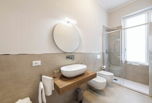 Standard Double Room | Bathroom | Shower, free toiletries, hair dryer, bidet