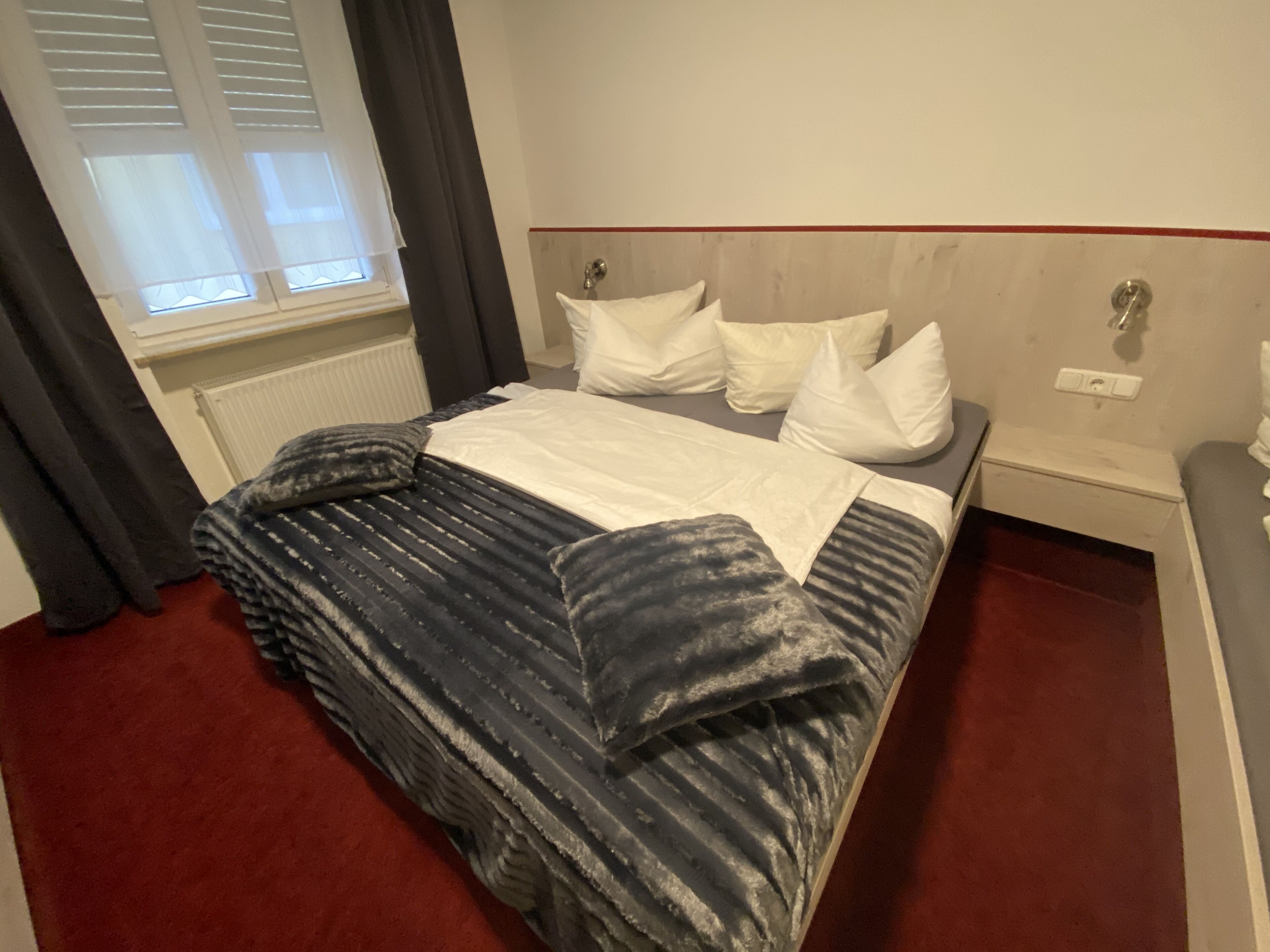 triple room | hypo-allergenic bedding, blackout curtains, free cots/infant beds