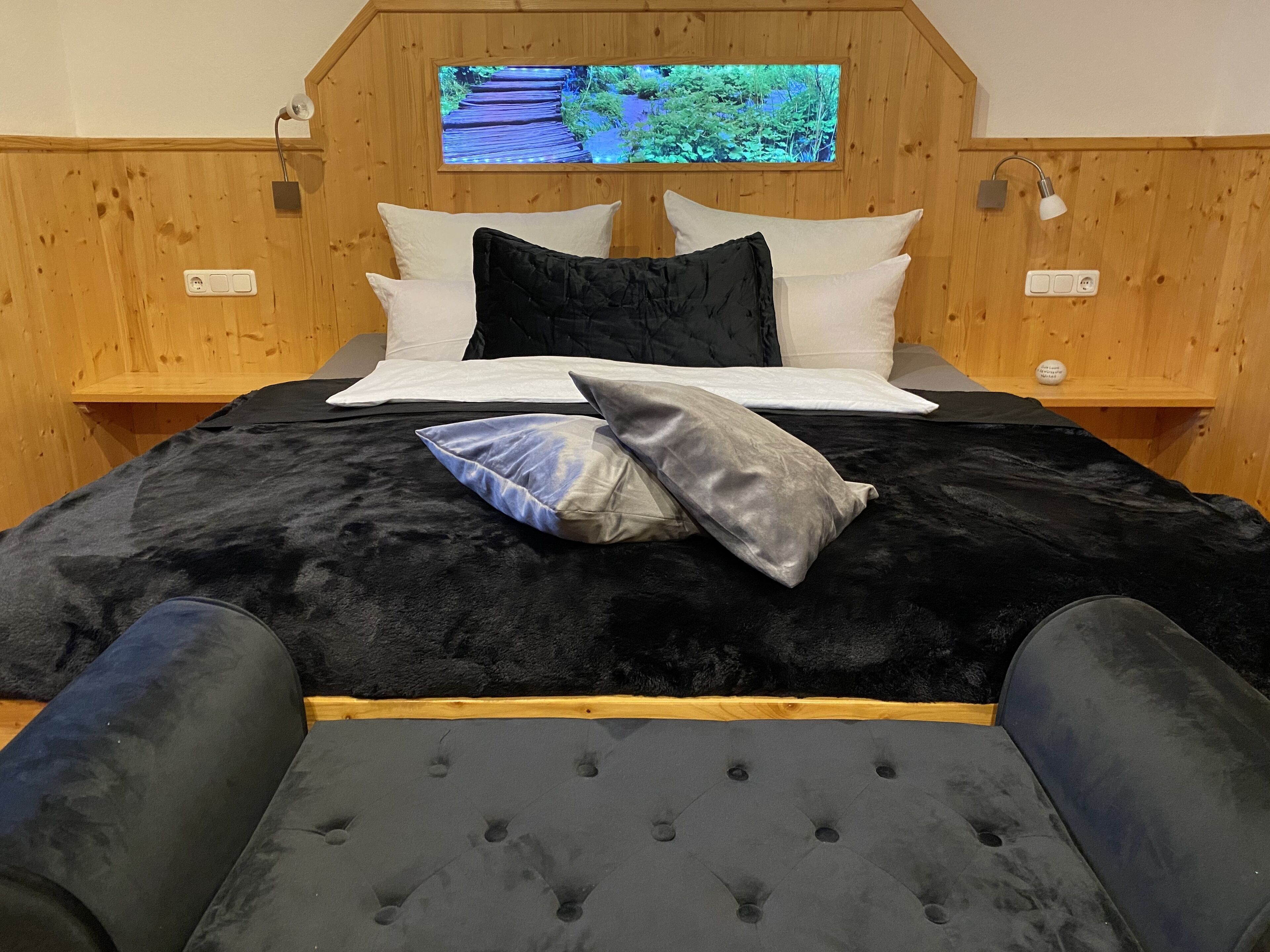 Double Room | Hypo-allergenic bedding, blackout drapes, free cribs/infant beds