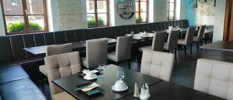 Daily buffet breakfast (EUR 8.50 per person)