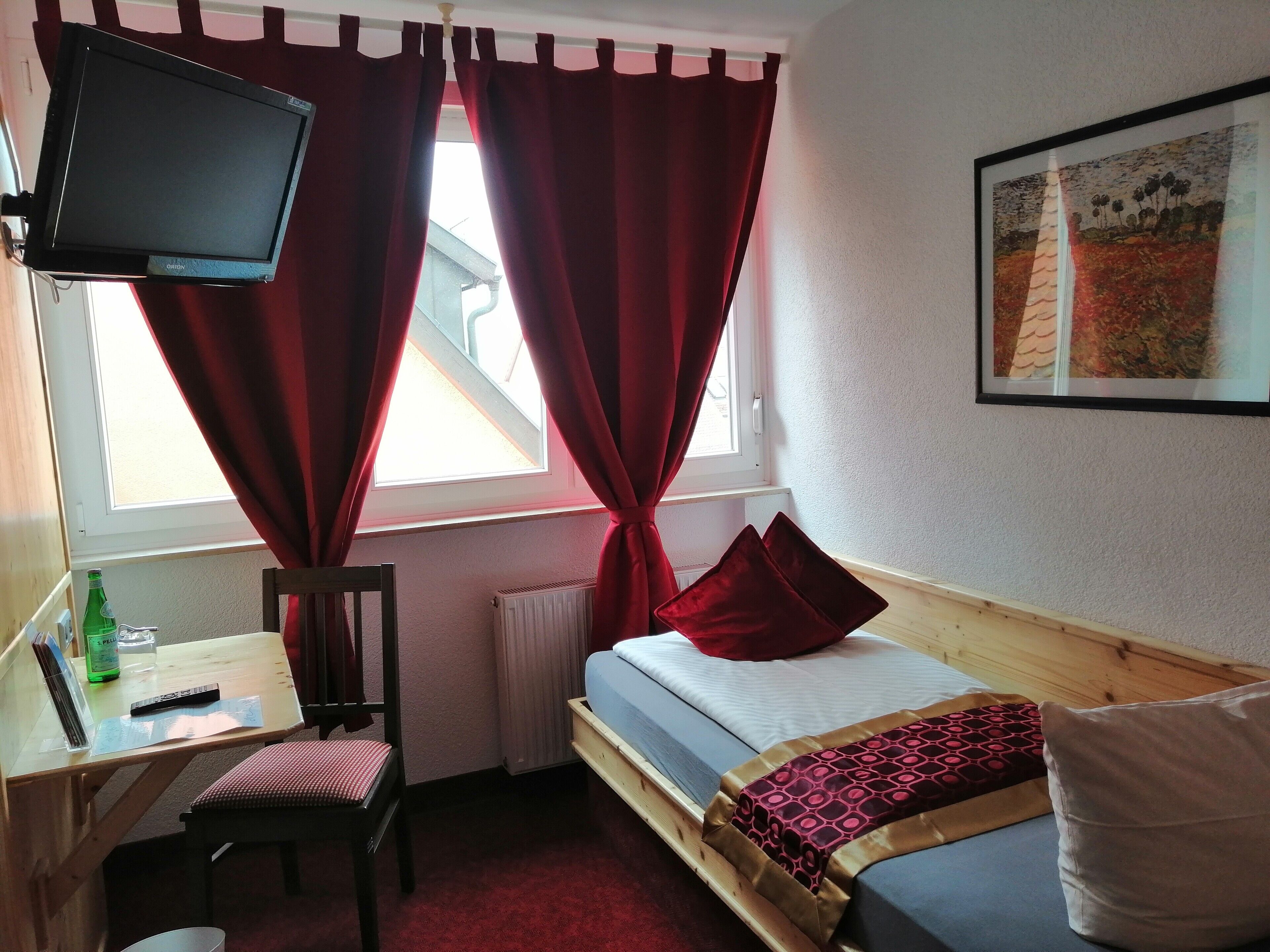 single room | hypo-allergenic bedding, blackout curtains, free cots/infant beds