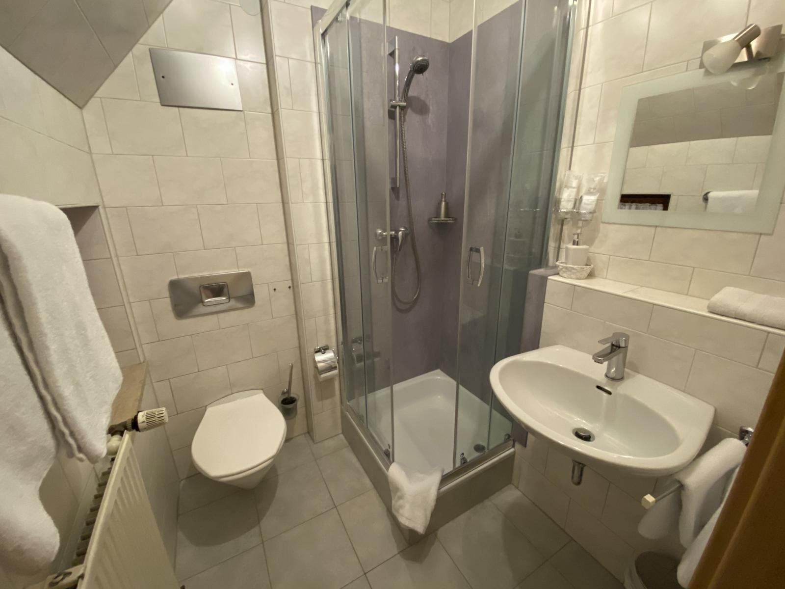 triple room | bathroom | shower, free toiletries, hair dryer, towels