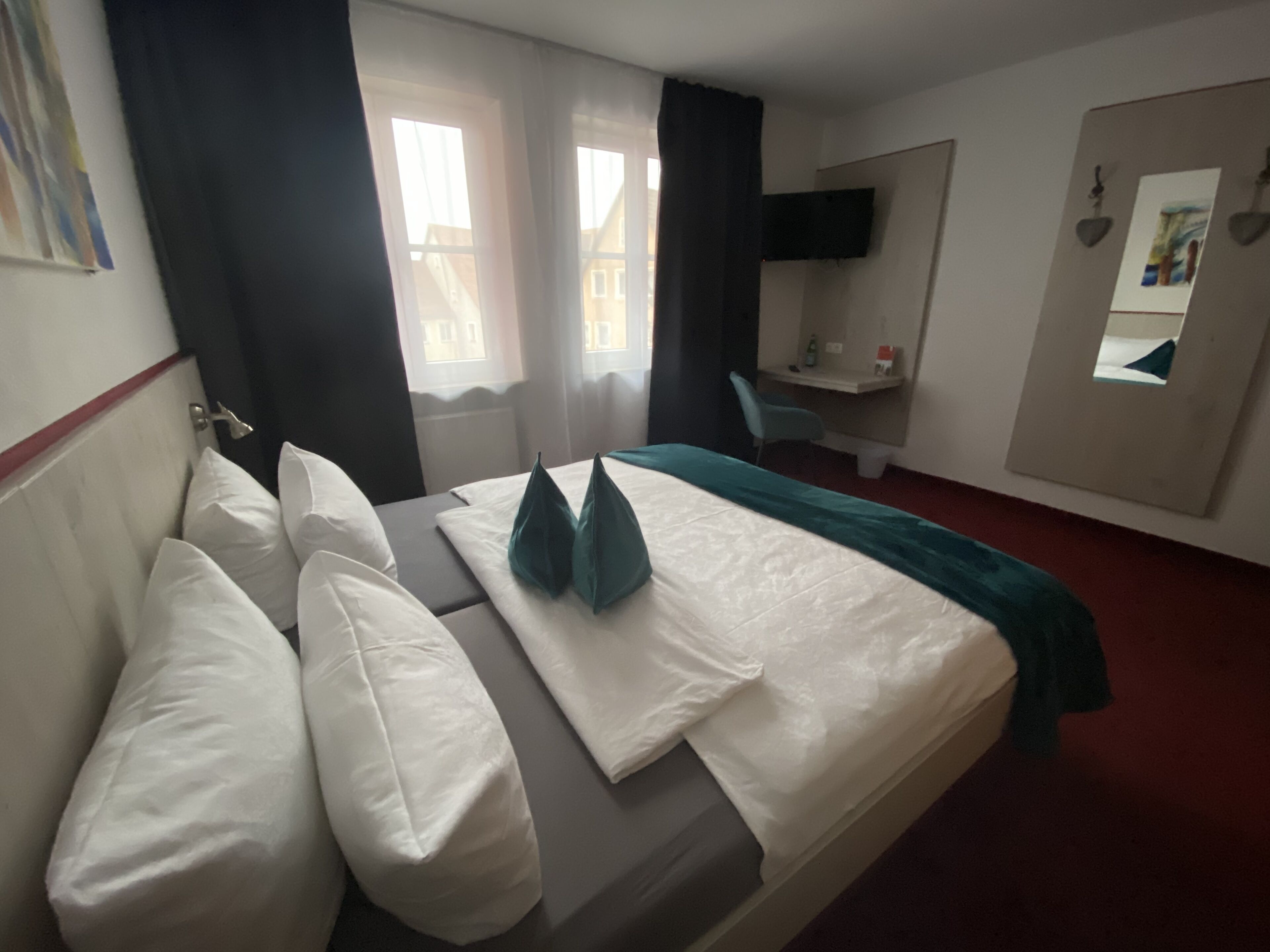 double room | hypo-allergenic bedding, blackout curtains, free cots/infant beds