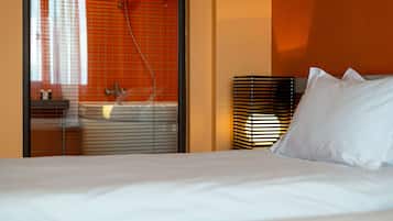 Superior Double Room | Minibar, individually decorated, desk, soundproofing
