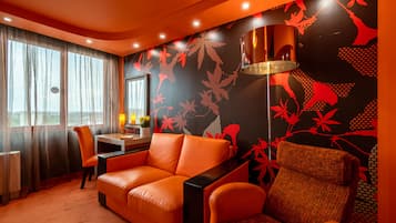Superior Double Room | Minibar, individually decorated, desk, soundproofing