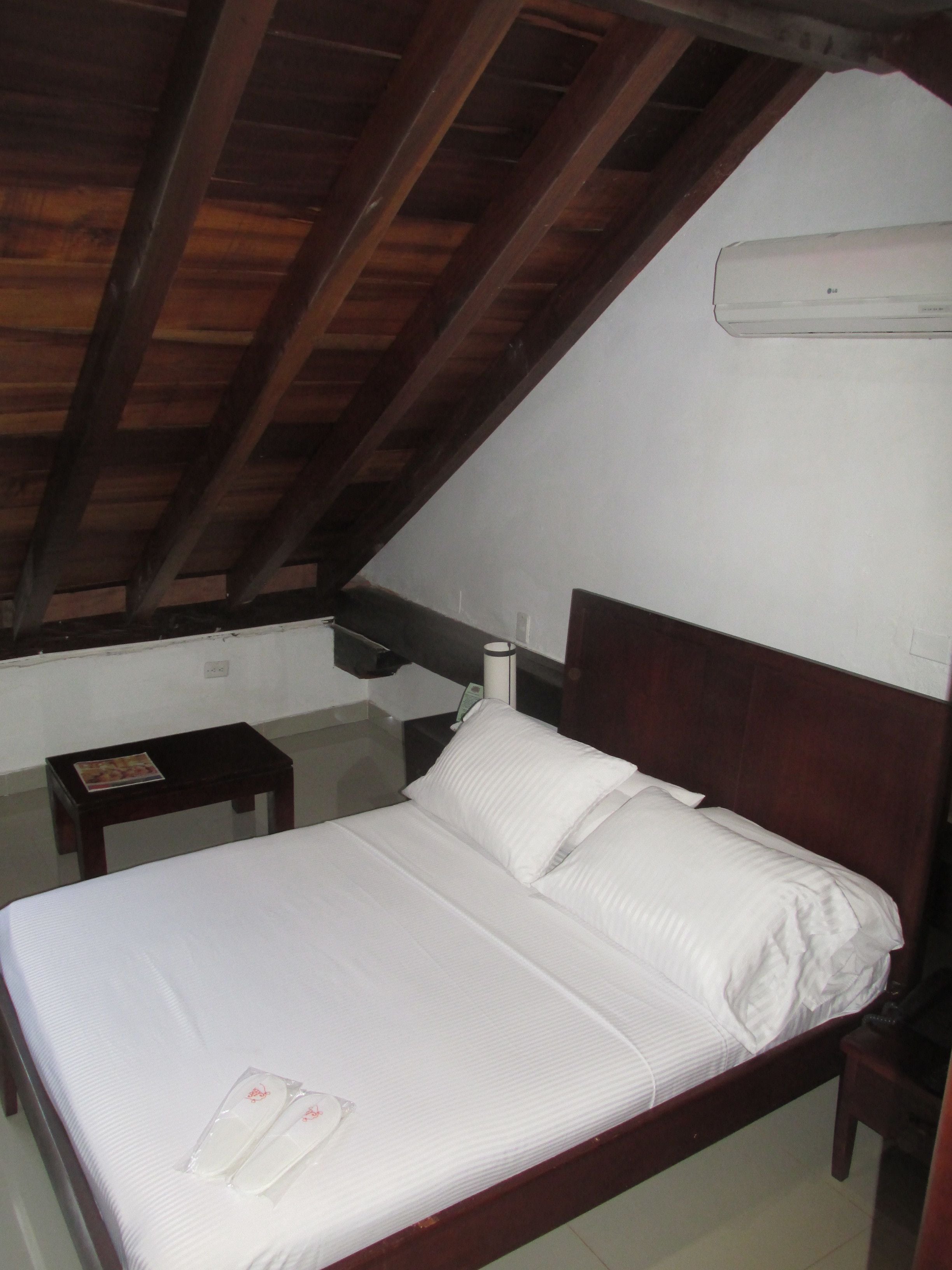 standard double room | minibar, in-room safe, individually decorated, individually furnished