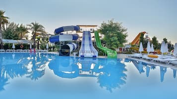 สระว่ายน้ำในร่ม, 4 สระว่ายน้ำกลางแจ้ง, ร่มริมสระว่ายน้ำ