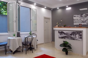 Reception - Hotel Midtown (Milan)