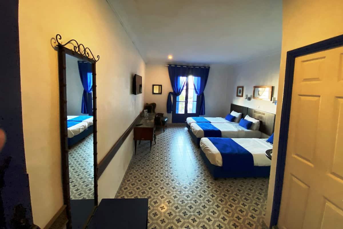 Triple Room, 1 Bedroom | In-room safe, free WiFi