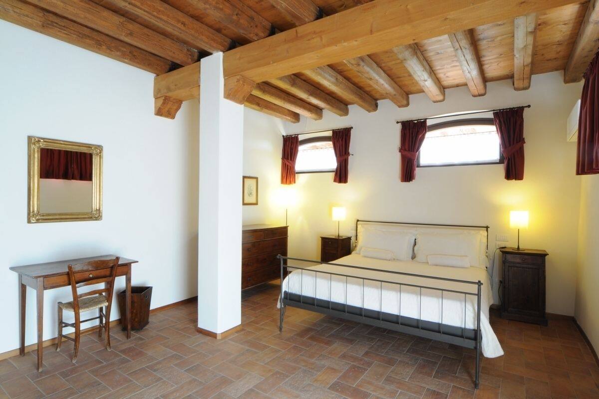 Deluxe appartement, 1 slaapkamer | 1 slaapkamer, luxe beddengoed, een kluis op de kamer, een bureau
