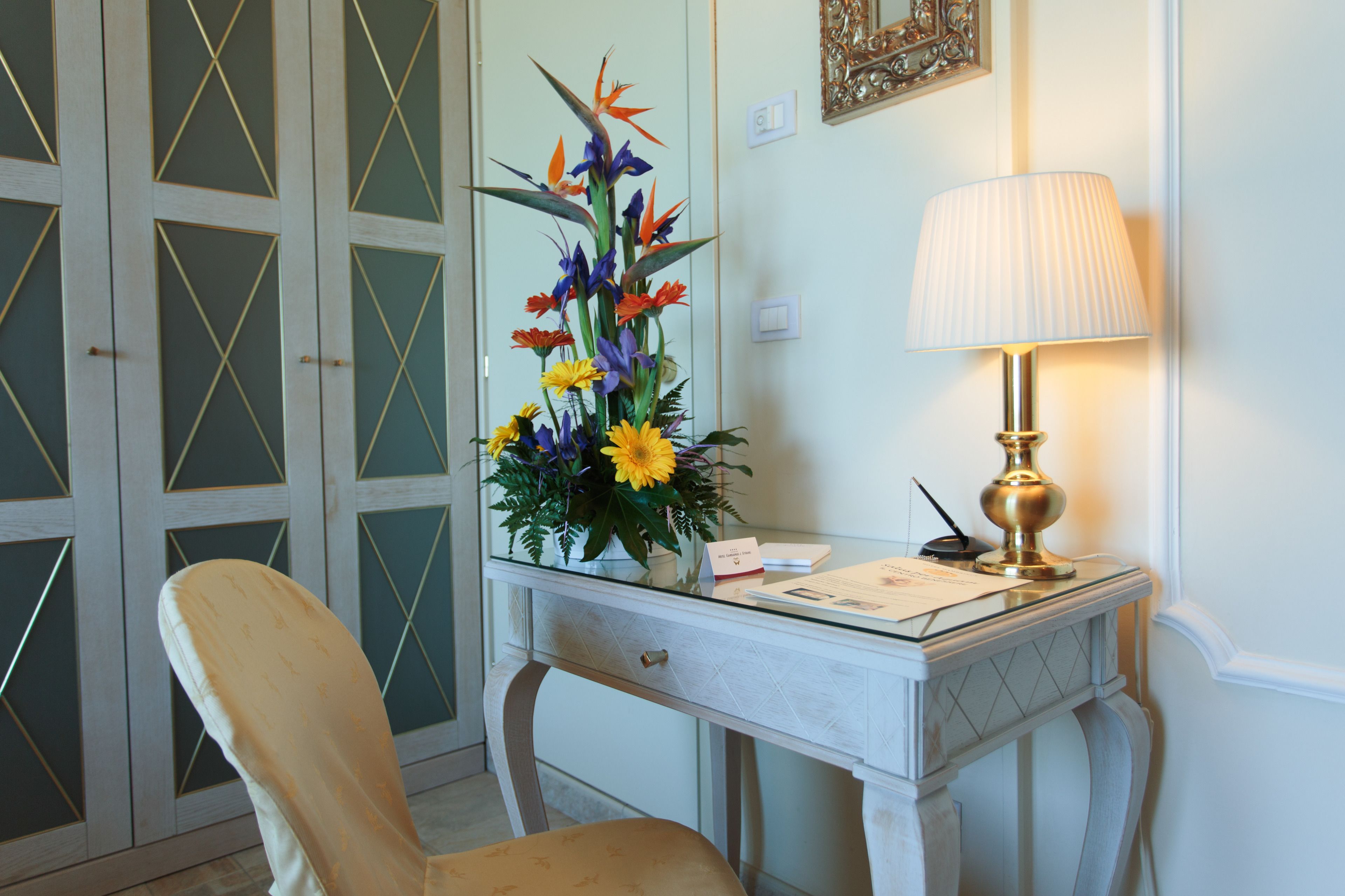 1 bedroom, egyptian cotton sheets, premium bedding, minibar