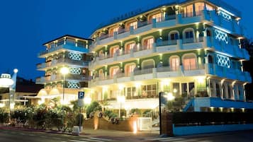 Front of property - evening/night